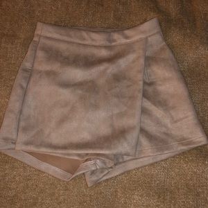 Missguided skort- tan suede